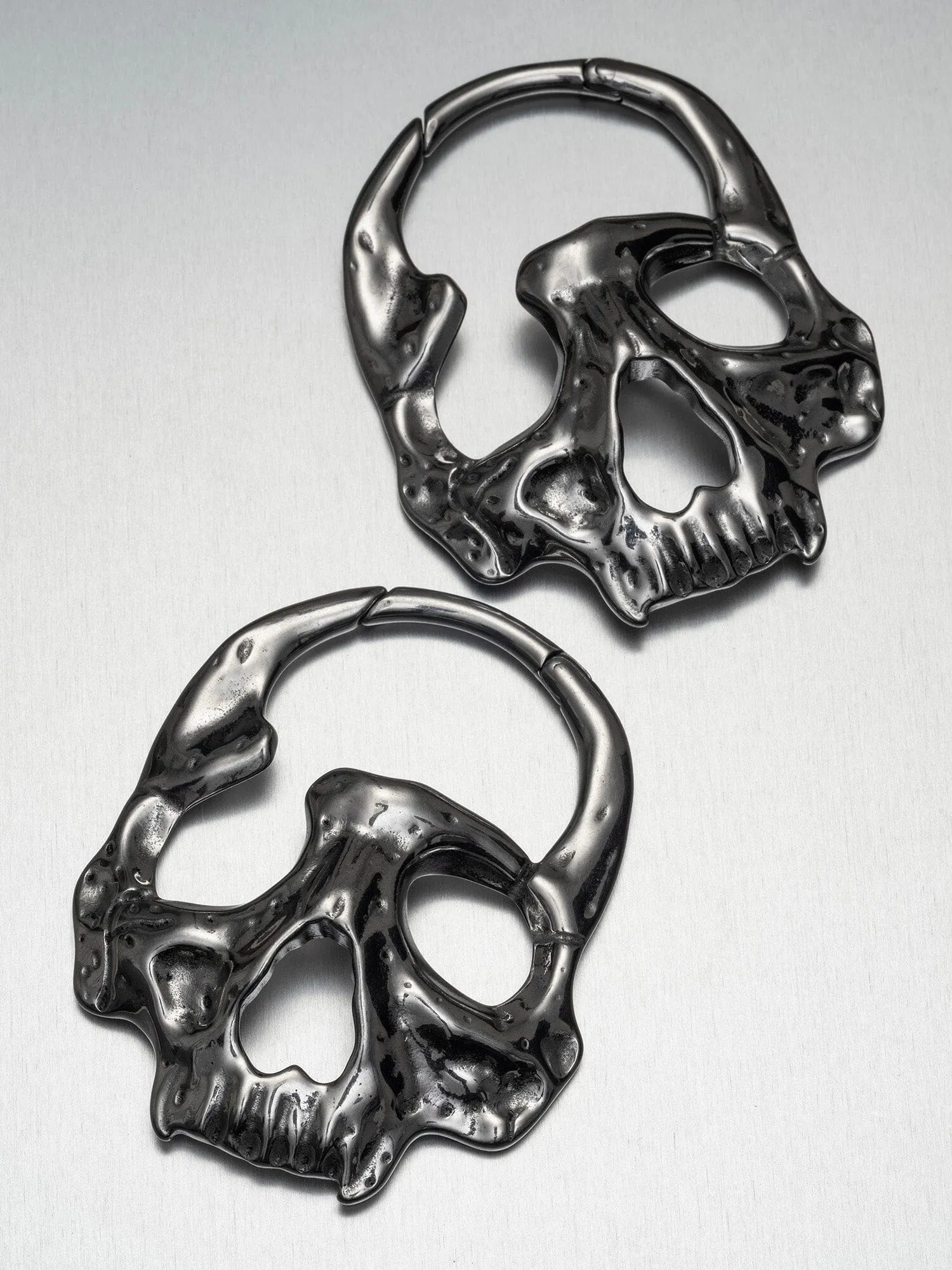 Ancient Skull Steel Clicker Hangers