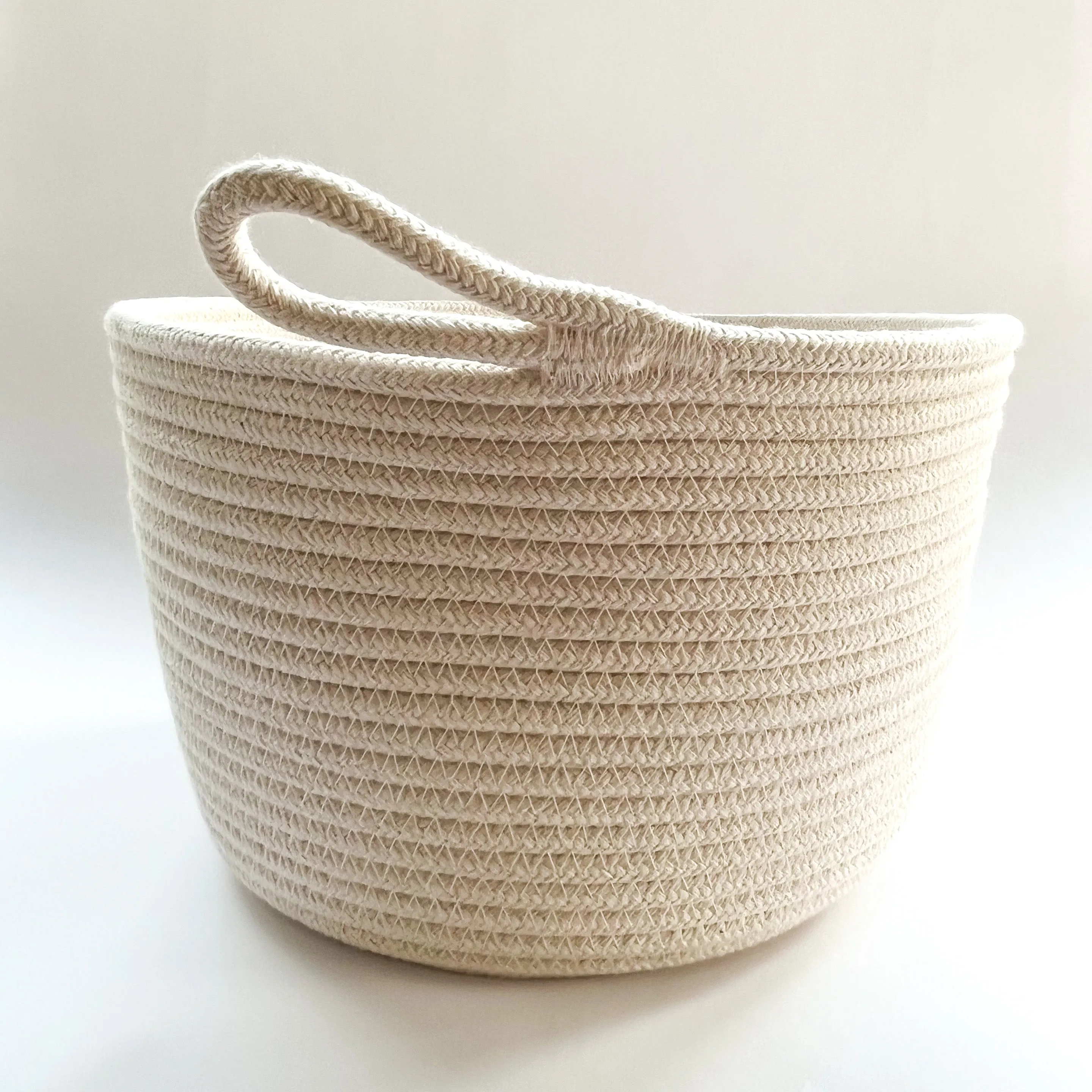 Medium Rope Basket